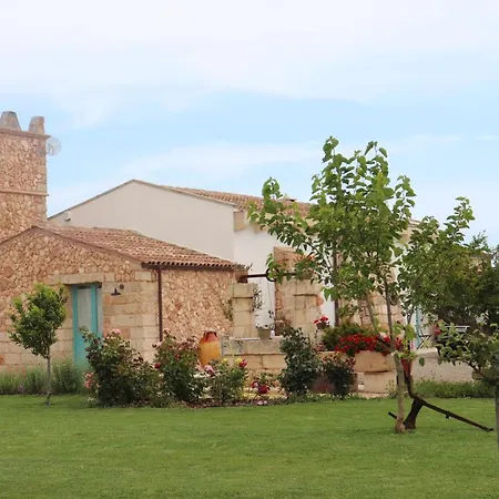 Masseria Santu Lasi * Surbo